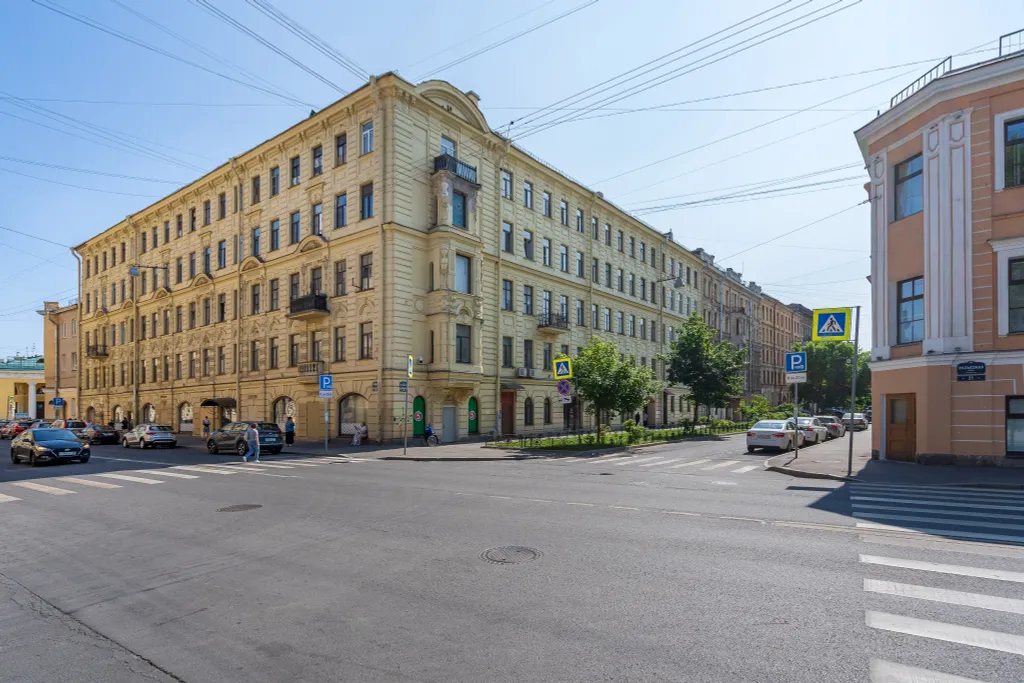 Квартира Двухуровневая квартира-студия в центре Петербурга — Санкт-Петербург