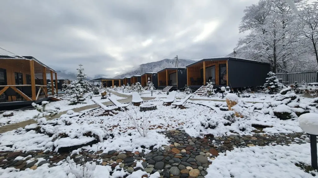 Уютный домик в горах с бассейном