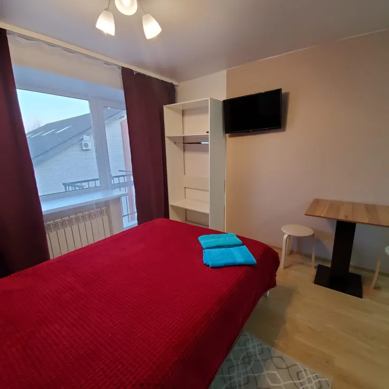 Апартаменты " Как дома" Студия 10 рядом с университетом.