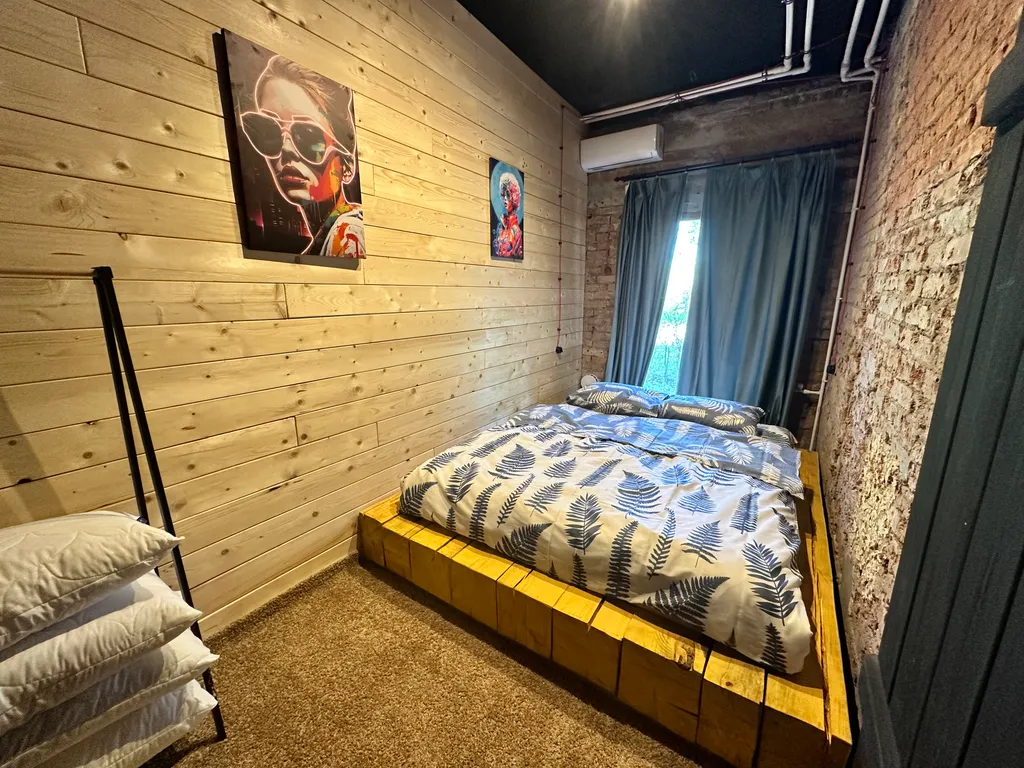 Таунхаус в стиле лофт. Проектор. 
3 минуты до Волги. Песчаный пляж.