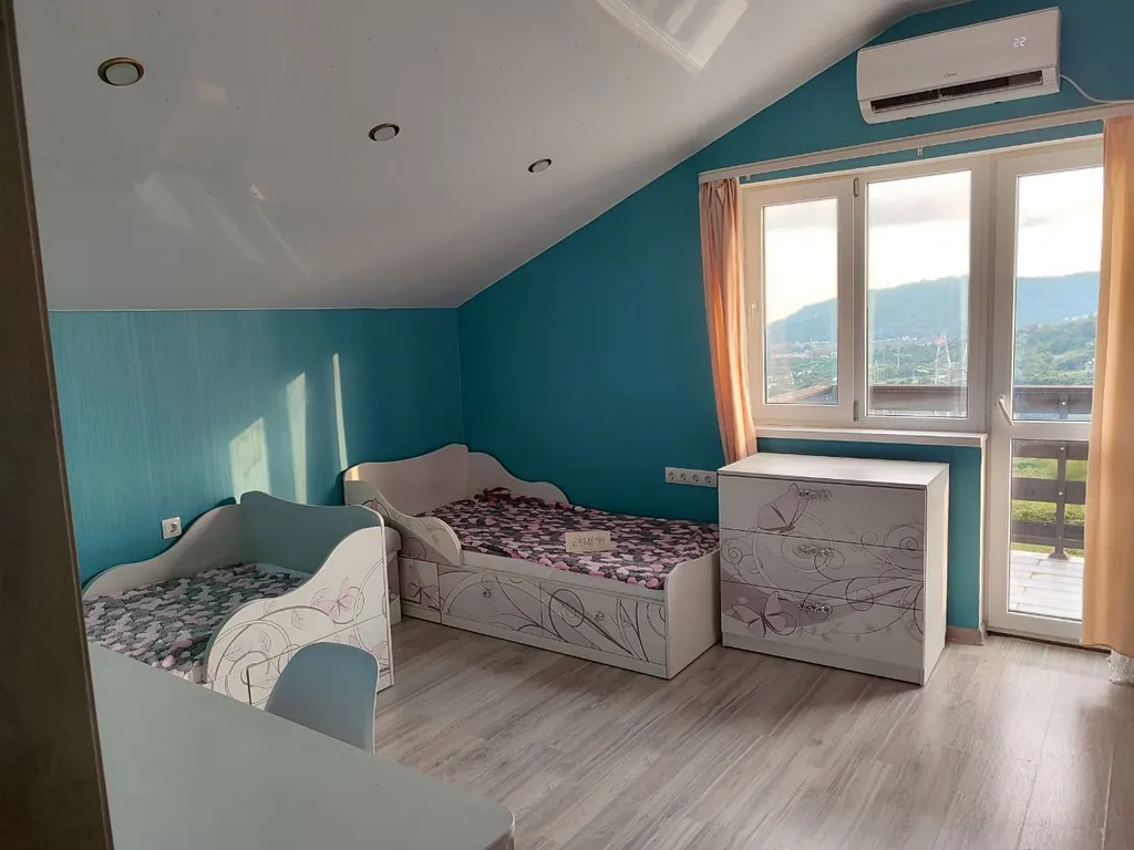 Дом в стиле шале с видом на море в 20 минутах от Сириуса