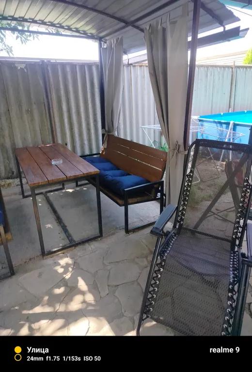 Дом возле моря, центр