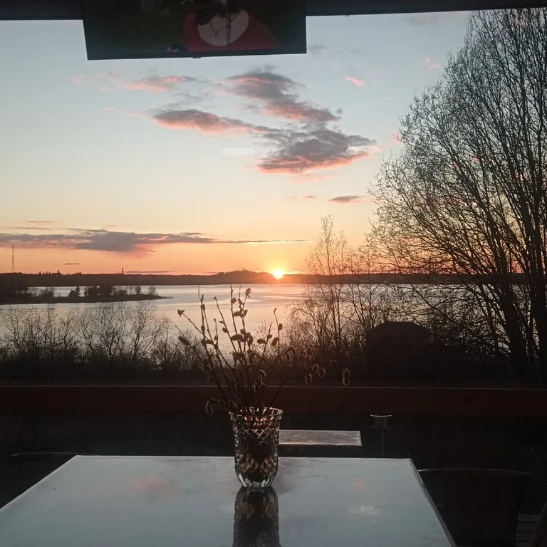 Современный дом на берегу Ладоги