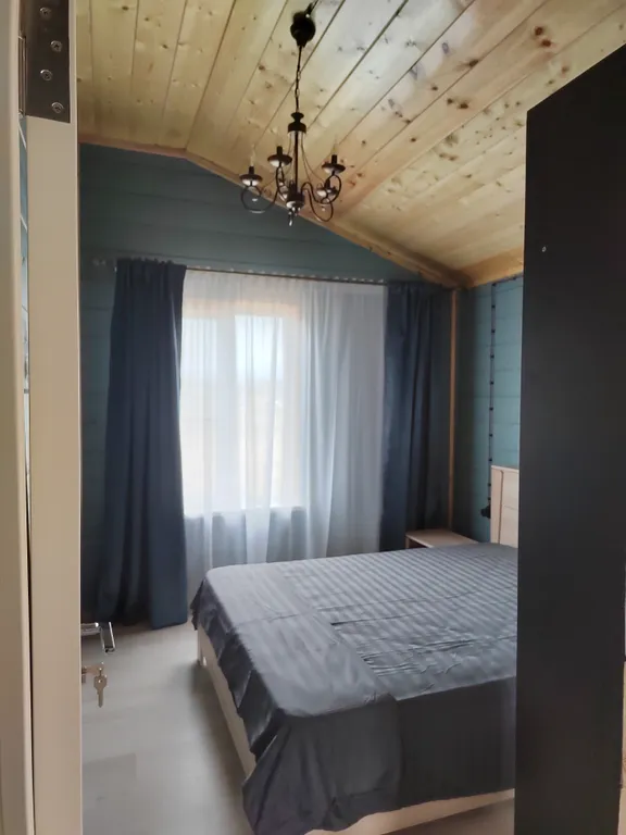 Уютный домик на берегу у моря