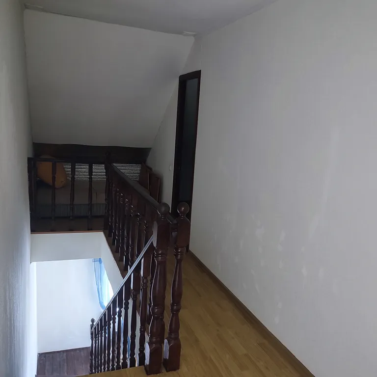 Таунхаус-5 комнат 3 этажа, парковка