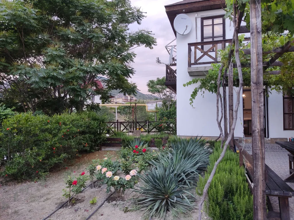 Дом с видом на море и Генуэзскую крепость