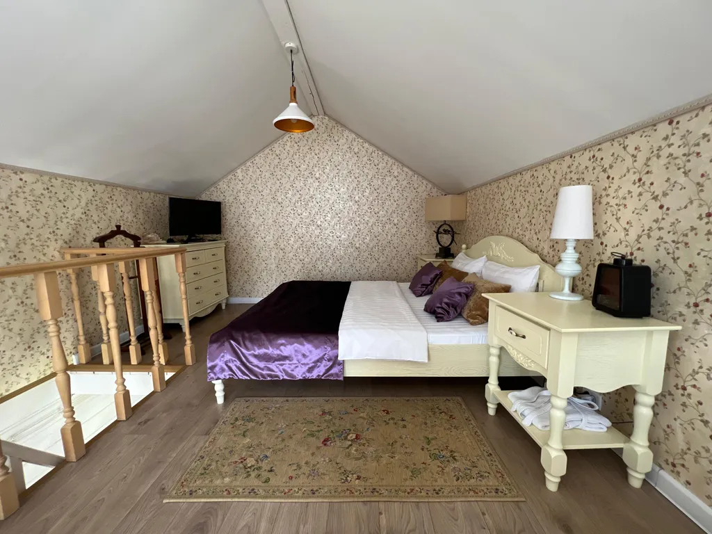 Дом Прованс на берегу озера