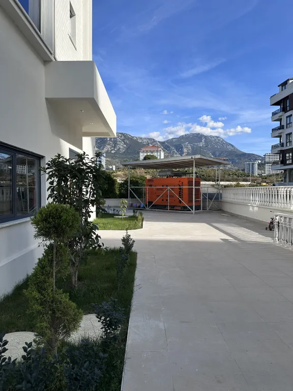 Светлая уютная квартира в Махмутларе с панорамным видом на море и горы