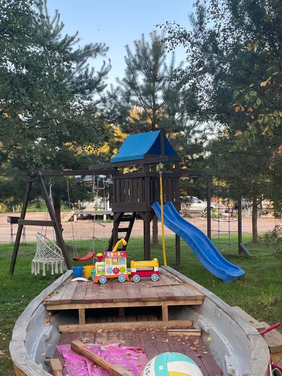 Комфортабельный 2-х этажный коттедж на 1 линии о. Селигер