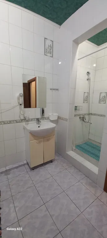 Уютный номер в семейном мини-отеле недалеко от парка Галицкого