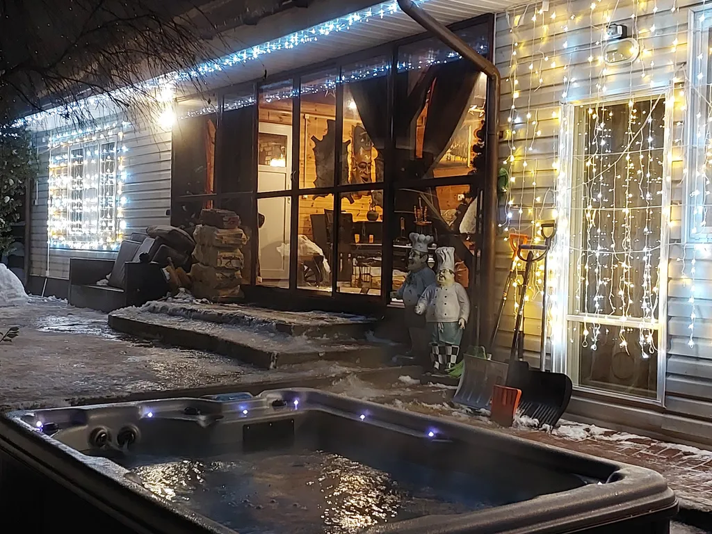 Коттедж с баней и джакузи для семейного отдыха