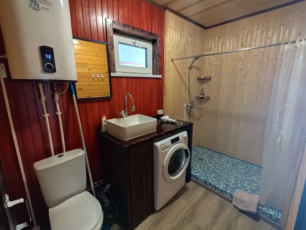 Дом на берегу озера