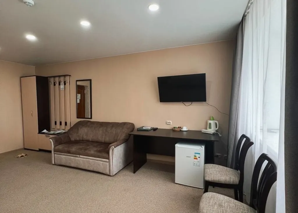 Джуниор сюит (с большой кроватью)