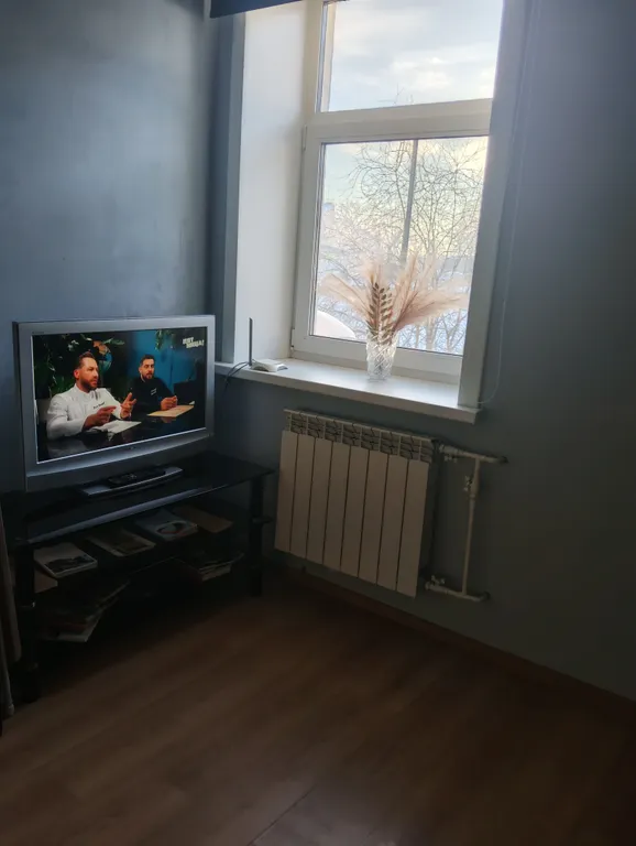 Квартира с видом из окна на самый старый дом в России