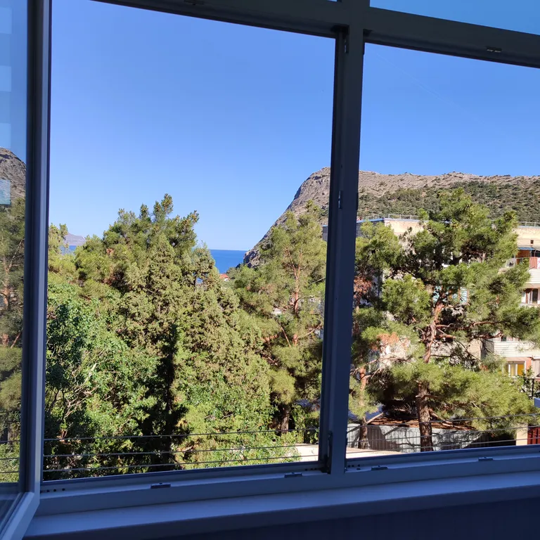 Уютная квартира с двумя комнатами с живописным видом на море и горы