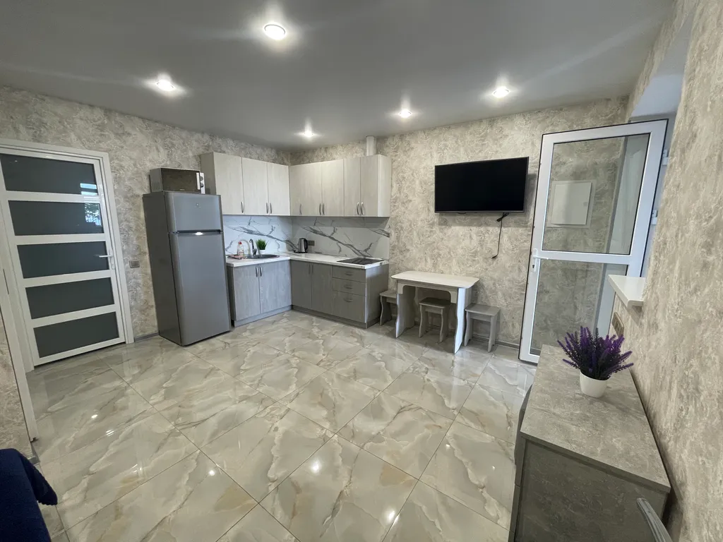 Семейный трехкомнатный номер на первом этаже с видом на море