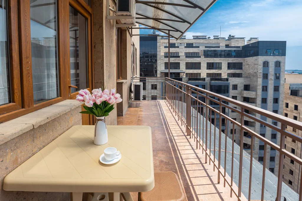 Квартира в центре города с видом на Арарат