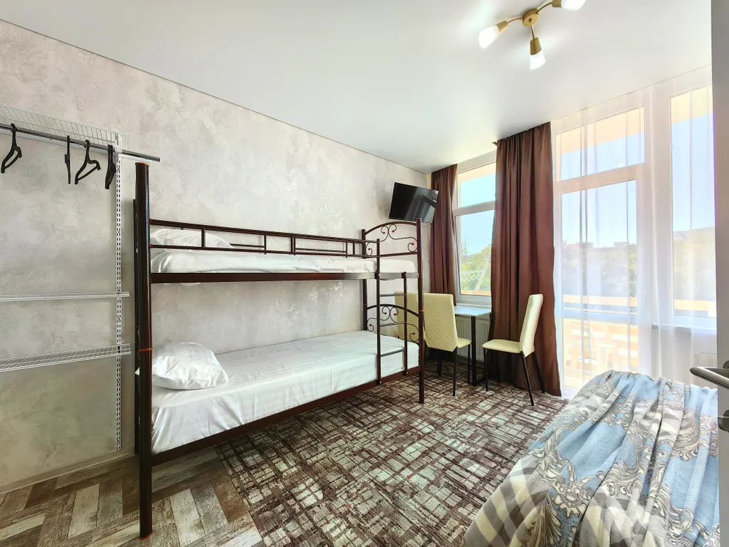 Квартира Квартира Студия с отоплением, кухней, стиралкой, балконом, парковкой, беседкой — Судак