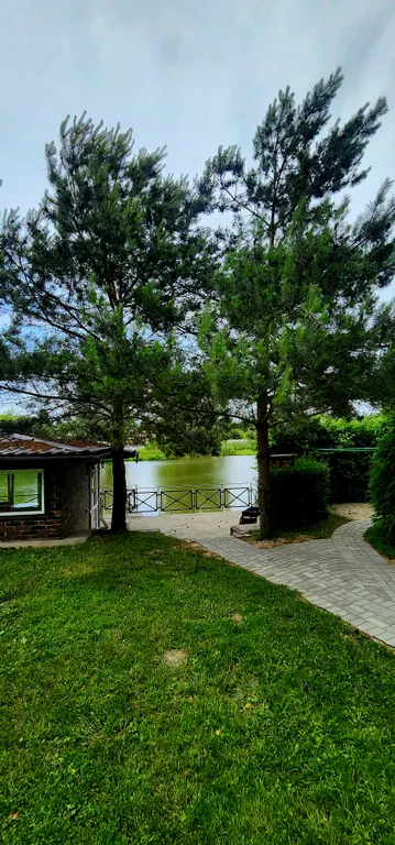 Коттедж Дом с шикарной беседкой на озере — аренда посуточно в Калининград