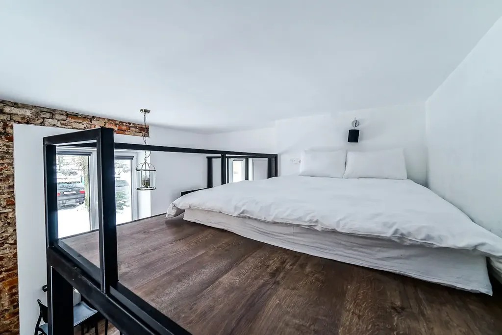 Дом у Короткевича в 10 минутах от Немиги.