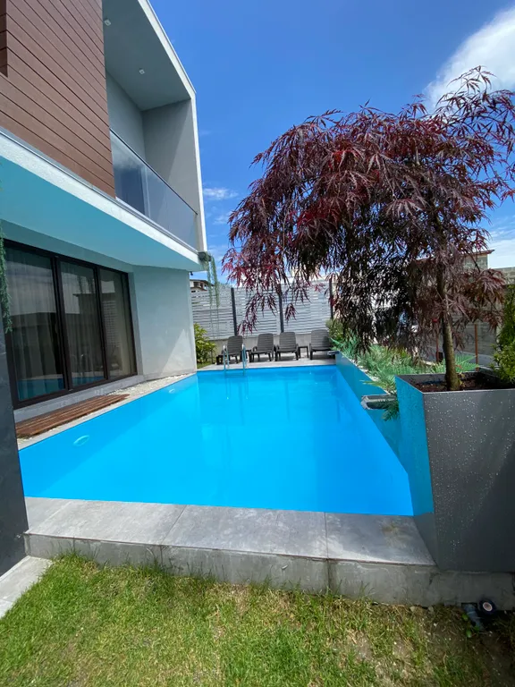 Дом- коттедж  с шикарным дизайнерским ремонтом