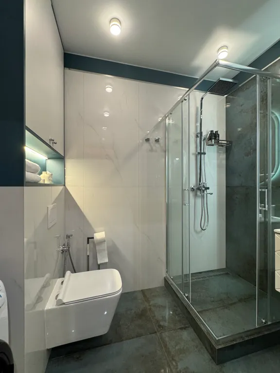 Яркая и современная квартира около Западного пляжа