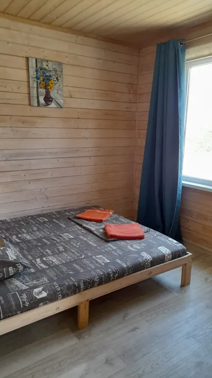 Коттедж с собственной территорией, большой беседкой и мангальной зоной