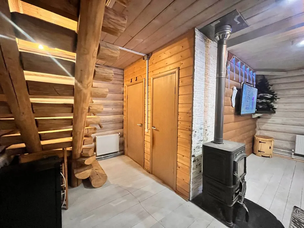 Дом рядом с карьерами