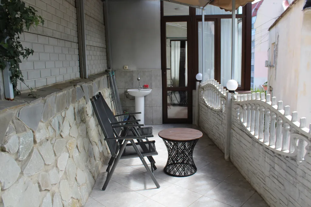 Апартамент в центре Гурзуфа с видом на горы