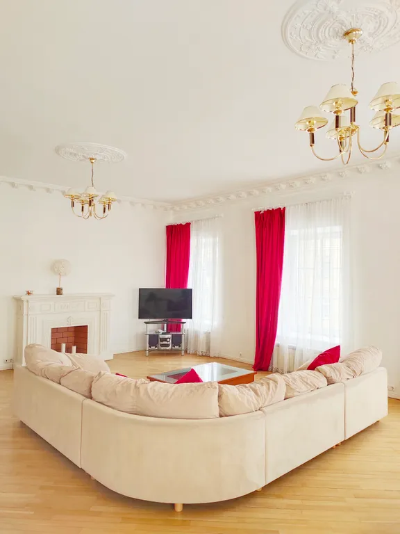 Квартира с большой гостиной с видом