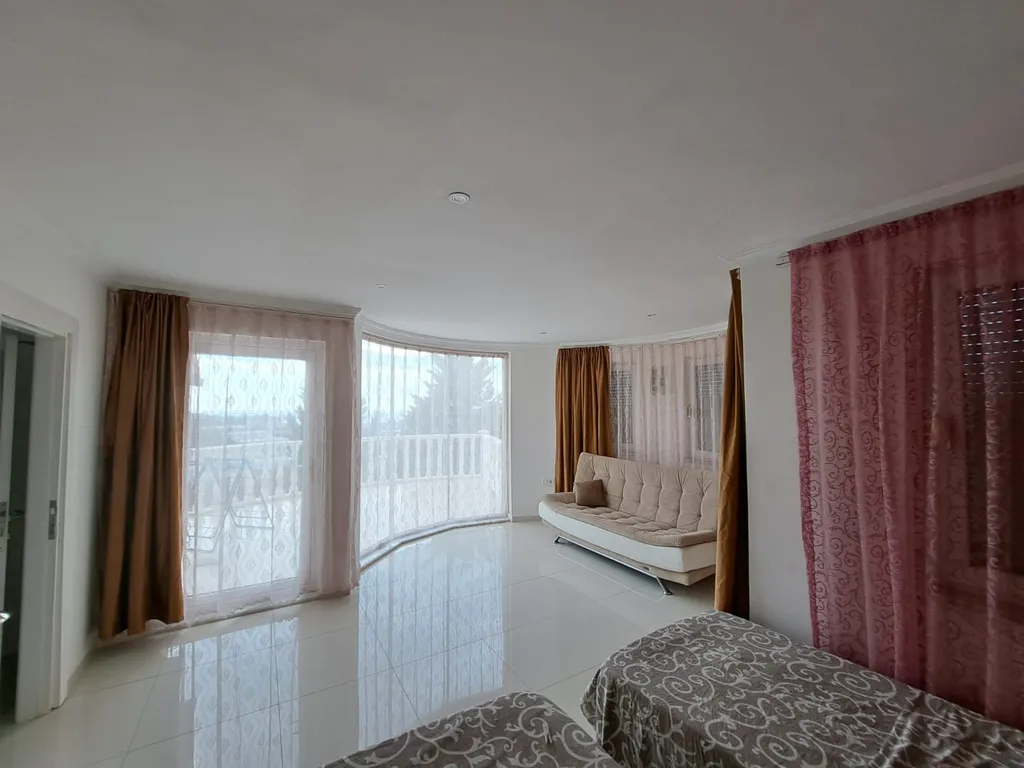 Частная вилла с собственным бассейном