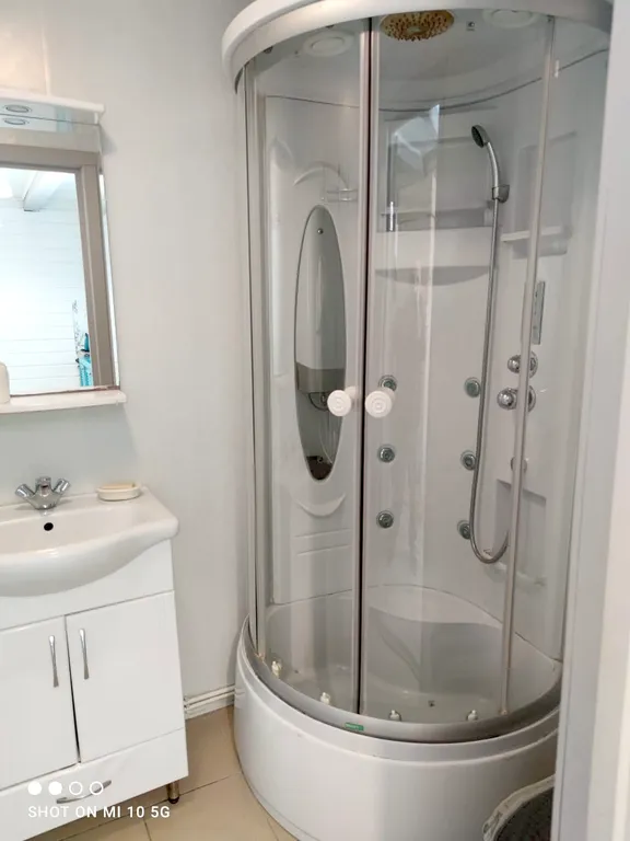 Коттедж Коттедж на озере Вуокса со своим пляжем и баней — Кротово