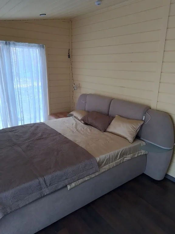 Дом в лесу на берегу озера Увильды