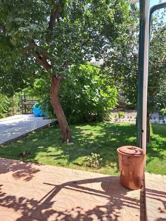 Апартамент с садом