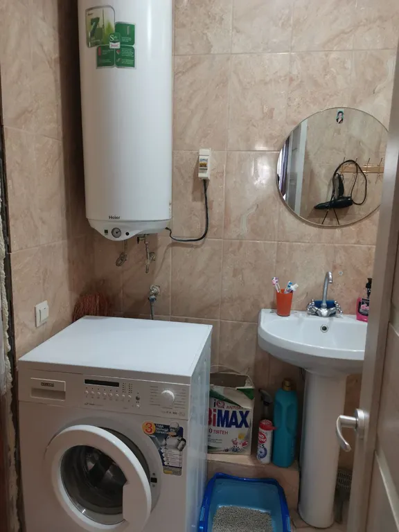 Уютная комната в центре города у моря.