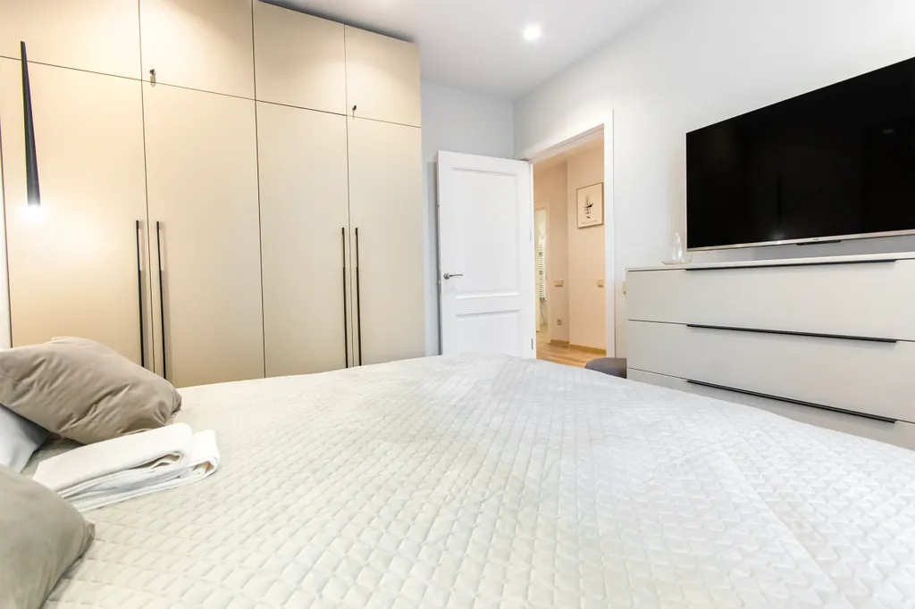 Стильная двухкомнатная квартира у моря Небо 19