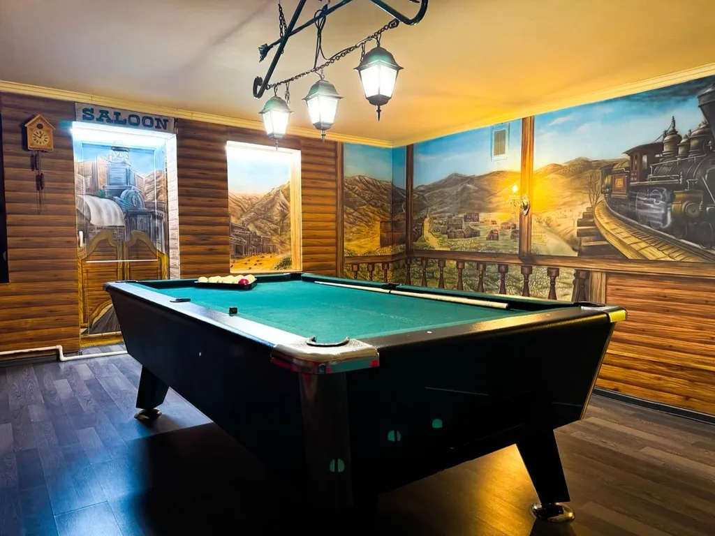 Двухуровневая квартира, бильярд в подарок