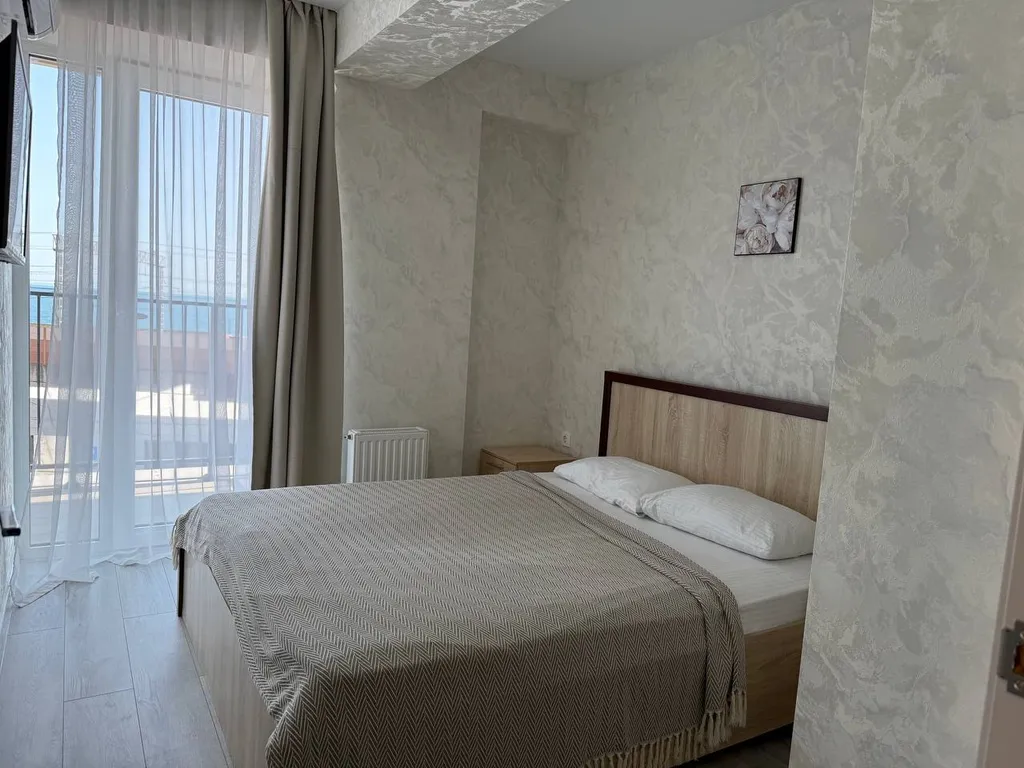 Двухкомнатная квартира с видом на море, на территории бассейн, детские