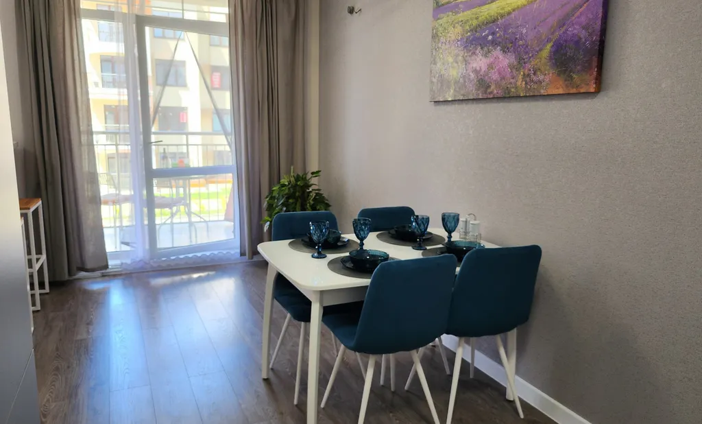 Шикарная двушка с двумя балконами