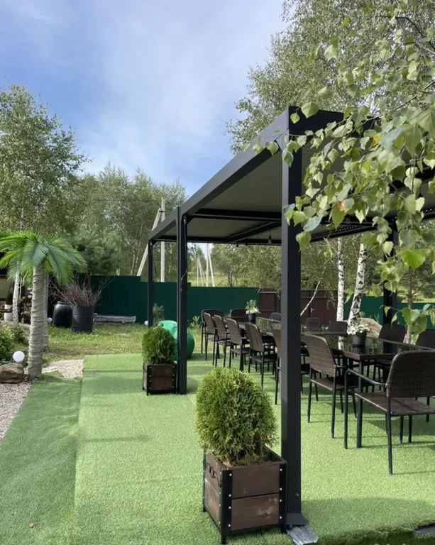 Уютный дом с видом на лес