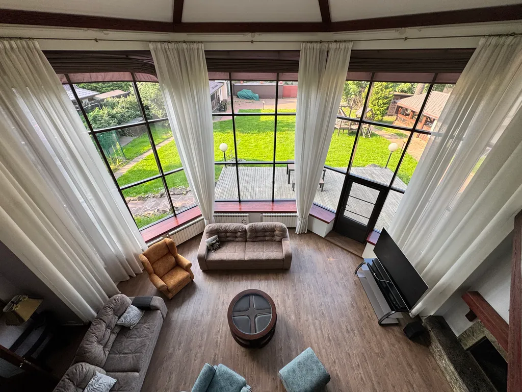 Коттедж Дом в черте города для семейного отдыха — Санкт-Петербург