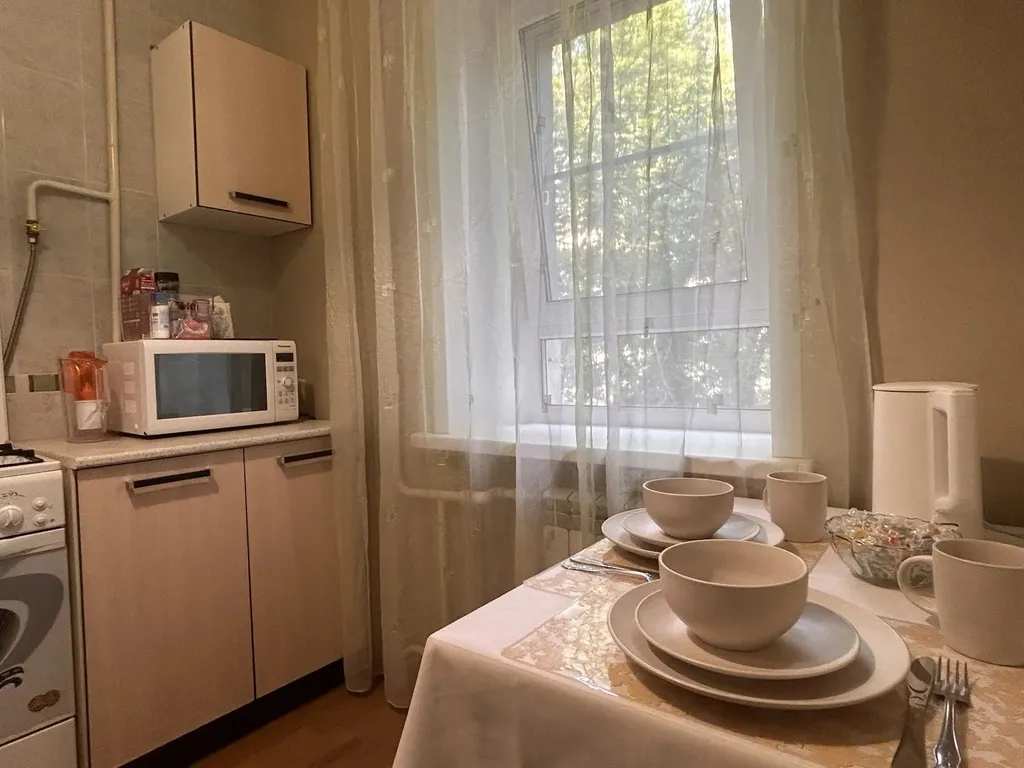 Комфортное проживание рядом с МНТК Фёдорова, парковка, Wi-Fi