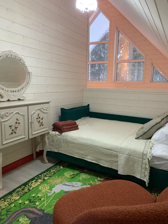 Красная Матрешка - глэмпинг в лесу