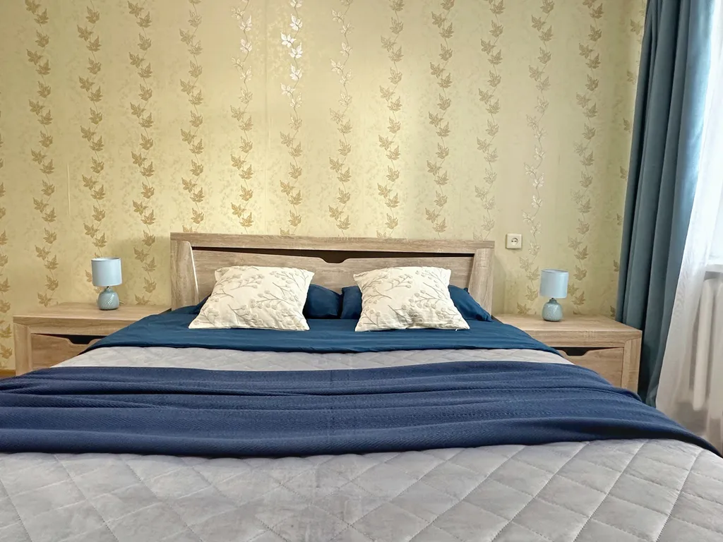 Двухкомнатная квартира с видом на реку на набережной