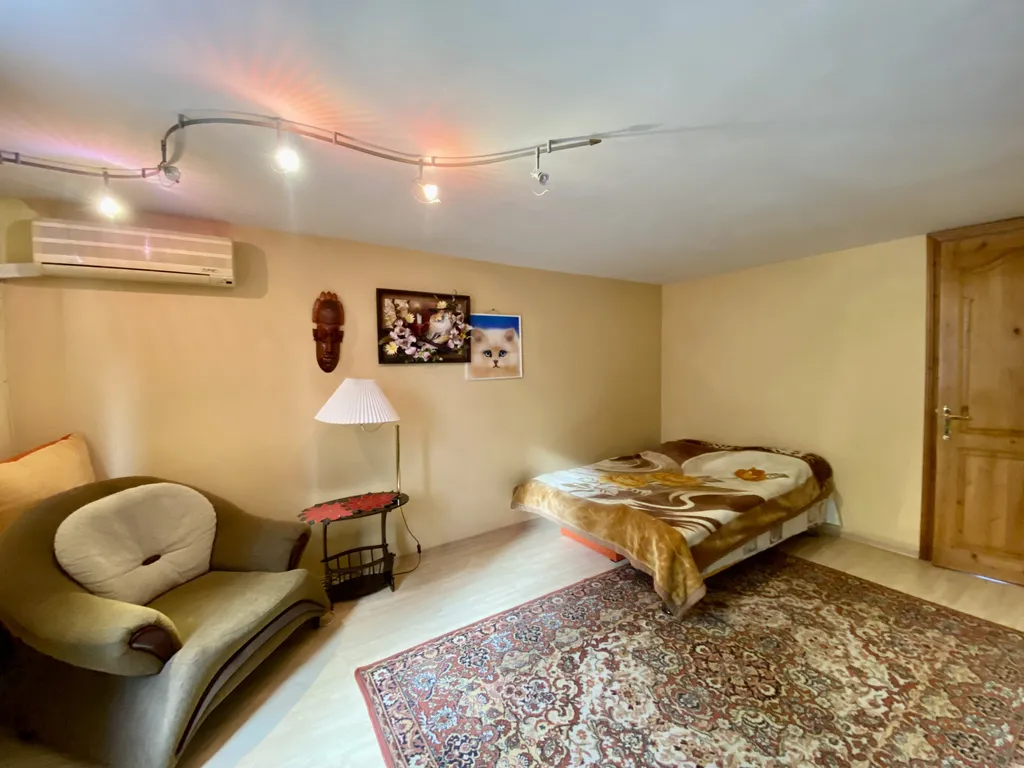 Дом в центре с видом на море