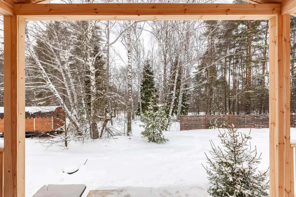 Атмосферный дом с баней в лесу