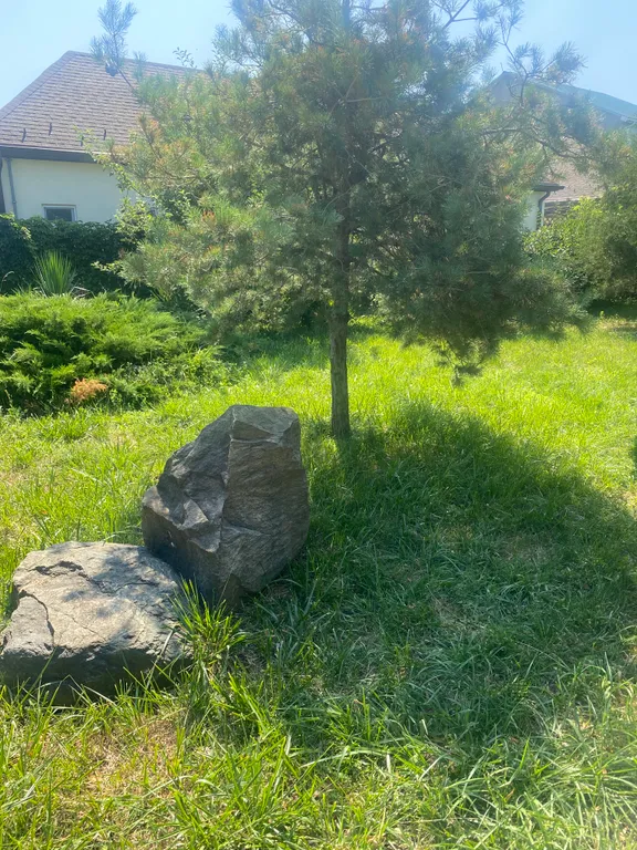 С бассейном рядом с морем