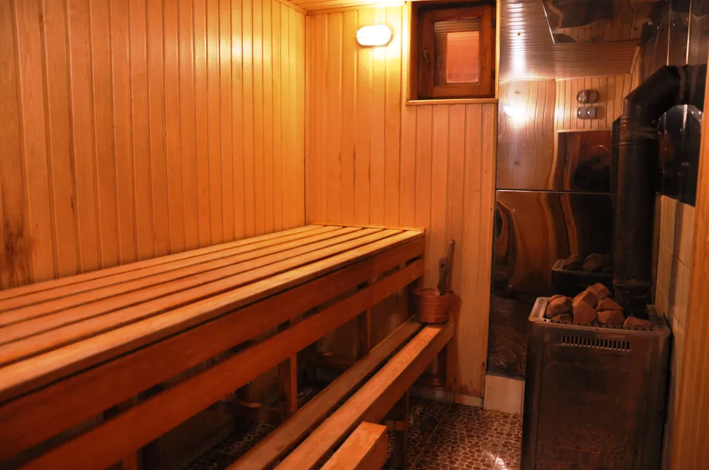 Уютный дом на опушке леса