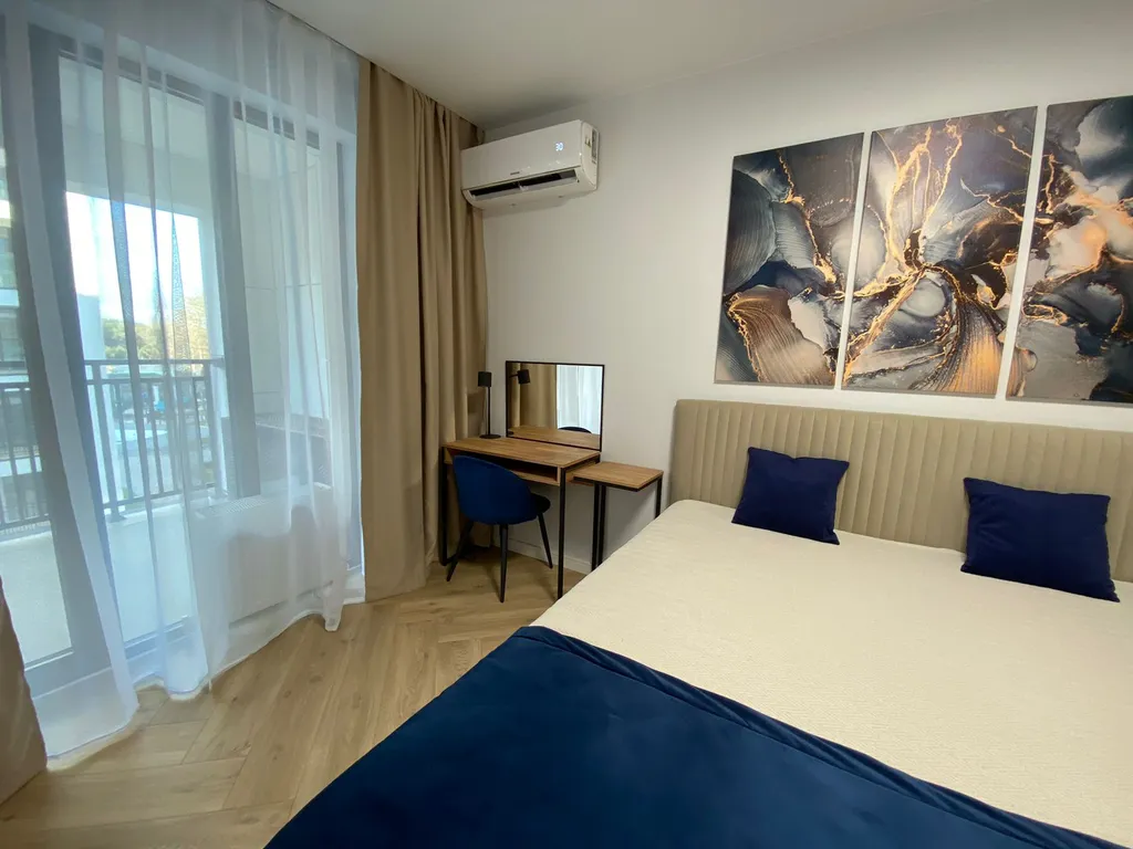 Апартаменты с бассейном на берегу моря