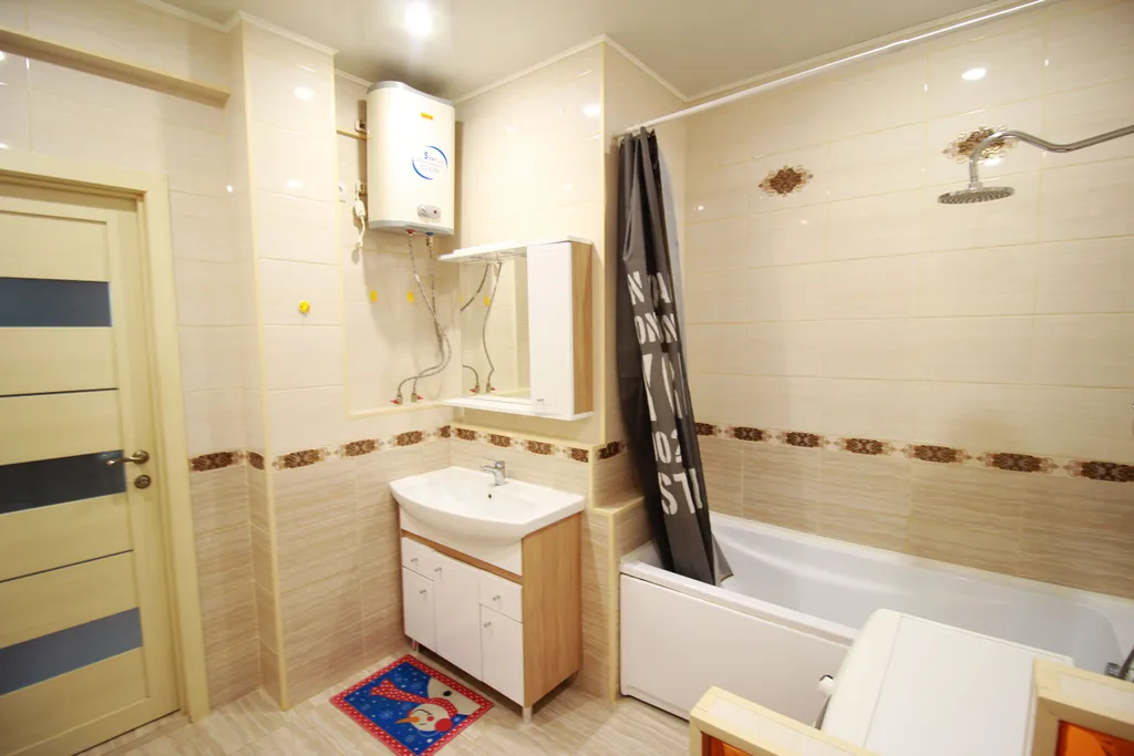 Большая двухкомнатная квартира в центре города с удобной транспортной доступностью